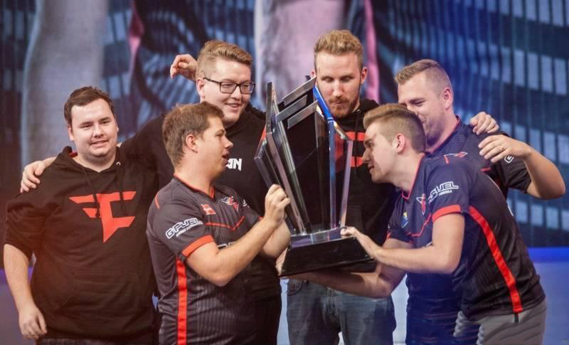 眼见为实！LPL赛区连续两年有四支战队晋级八强