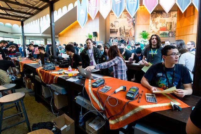 兄弟冠军凯莎以五杀强势回归， Hope ，天妃，金克丝失败， Top Esports 夺回一城