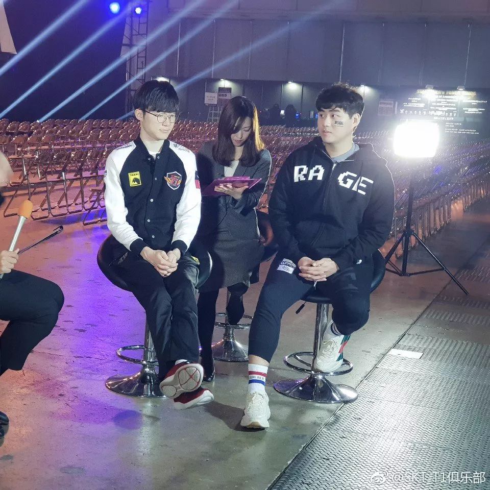 HOTU 在NAVI的击败下被淘汰出ESL Pro League赛季22